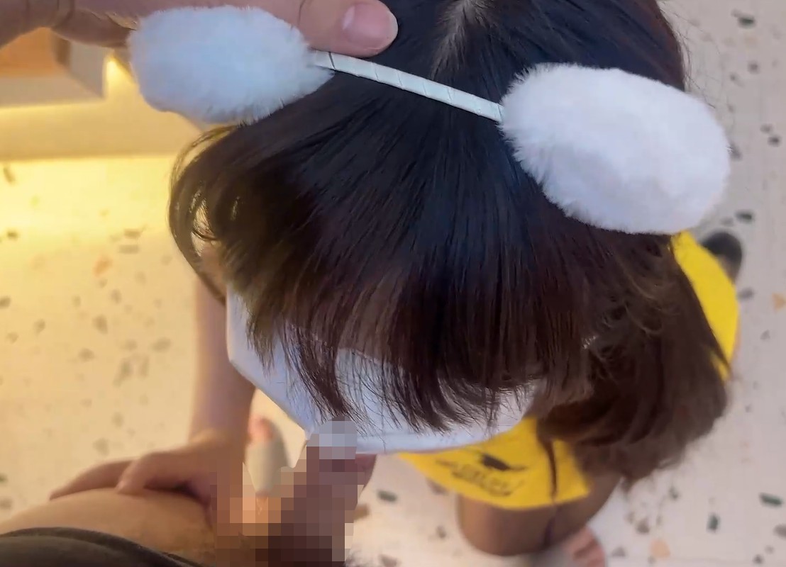樱桃-外卖小女仆 一边吃着鸡，另一边吃着鸡 578M