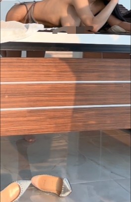 秀人网极品福利姬美女巨乳网红朱可儿4月最新巨作泰国灰丝大尺度露鲍视频福利[1V1.7GB]