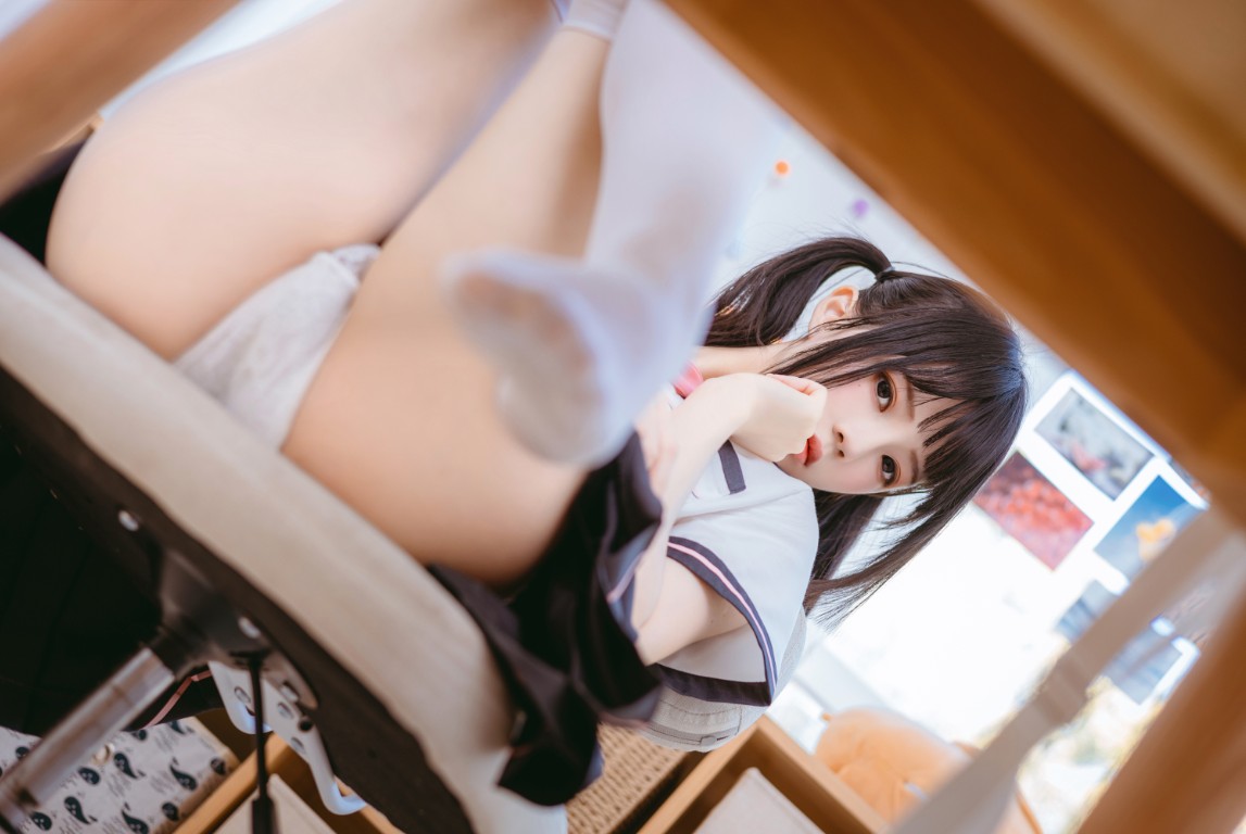桜桃喵 – 草莓雪糕 [73P-818MB]