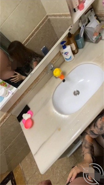 海角大神《想双飞老婆姐姐》新作趁老婆不在家大姨子主动穿旗袍勾引我操她骚穴  467M