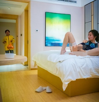 露出界天花板级别狂人！高颜露脸反差婊推特网红【plas啪酱】各种场所人前露出紫薇打炮 1250M