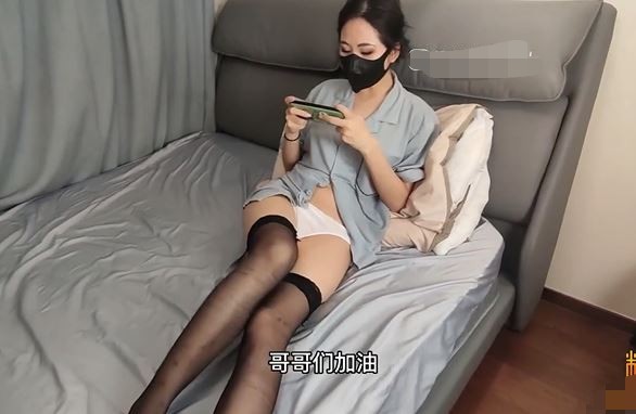 【御宫留菜】趁老公不在家找个小哥哥一起上王者赢了有奖励哦【1V 445.34MB】