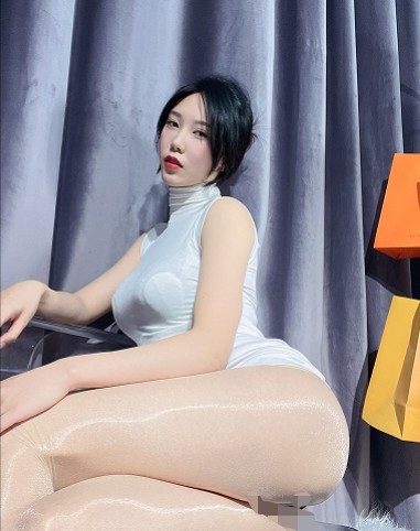 抖娘利世 – 珍珠姐姐视频福利 [42P+1V 193MB]