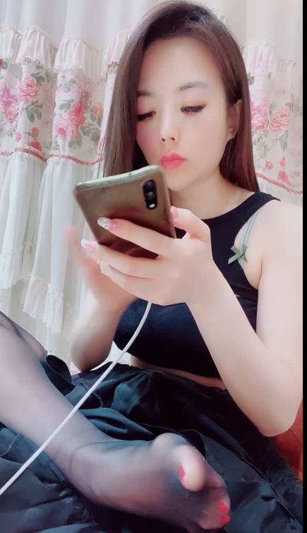 源码自录-足控-易直播 baby思思 12（1V,272M）
