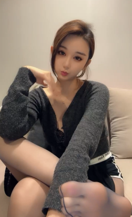 足控-易直播 美替 8(1V,145M)