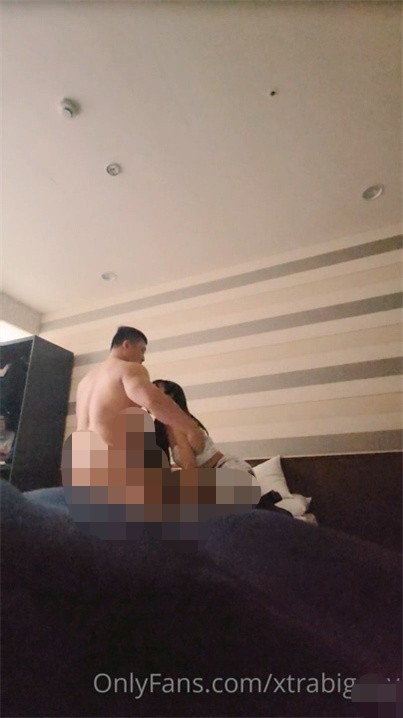 健身肌肉男『辉哥』约炮性爱实录-曹尼玛 今天操了个偽雙飛 大家看看哪个是伪装美女 958M