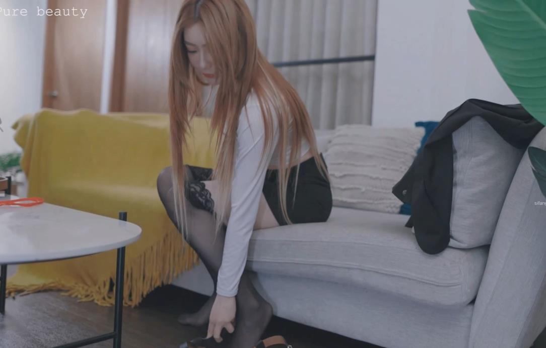 璃奈酱 – 下班后诱惑本能 1V-743M