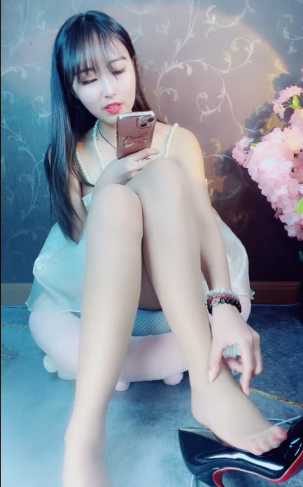 足控-易直播 小护士撕丝吖 2(1V,408M)
