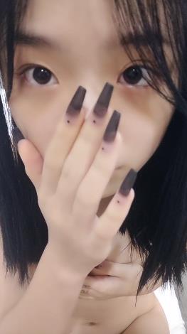 南宁表妹-18岁梦涵 一堆00后小年轻开房，闺蜜睡觉了，梦涵和腹肌哥猛操，叫床淫荡都没能吵醒！2V