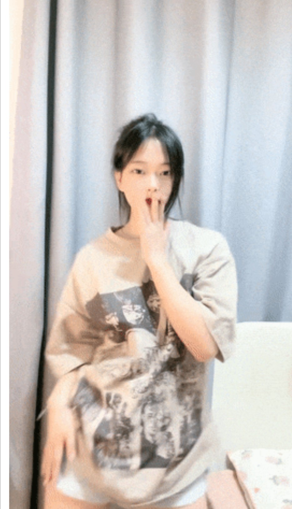 2023.5.21，【叶罗丽精灵梦】，19岁师范大学生，粉嫩的小穴谁看了受得了，少女极品1580M