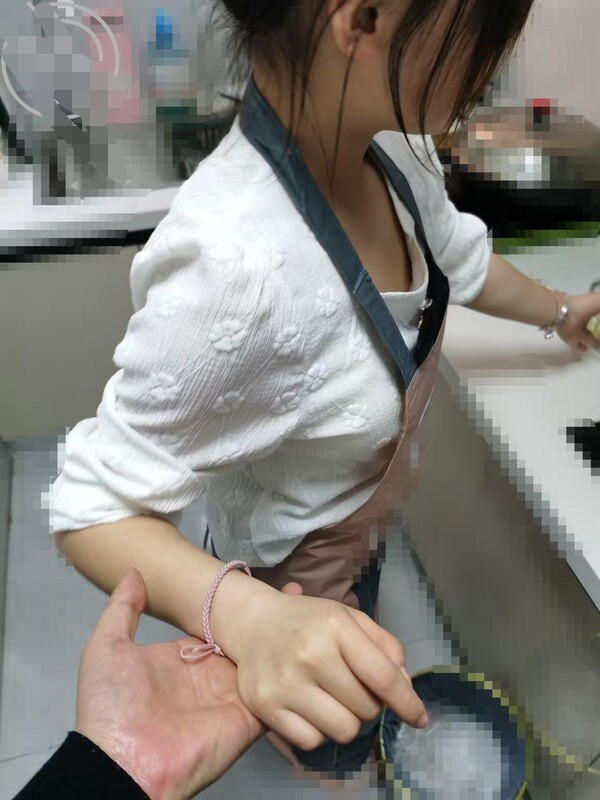 乱伦鬼父-海角老淫- 极品萝莉女儿乱伦生活 超诱人饱满隆起白虎稚嫩小穴 大屌火力抽射 爸爸不要~超顶 732M