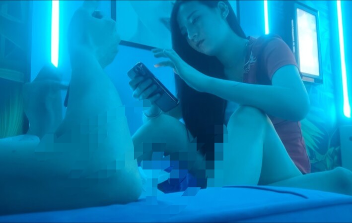 2023.5.7，【老默爱吃鱼】，今夜遇到一个美女，擦边球玩得好，暧昧气氛下玩得刺激精彩 751M