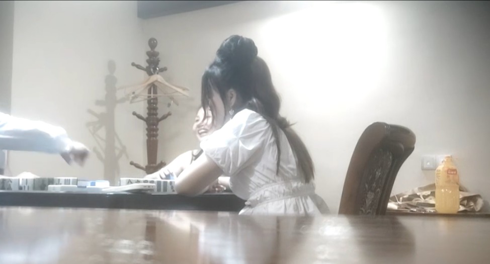 2023.5.2，【90后夫妻爱交换】换妻佳作，打麻将脱衣服，欢庆五一淫乱盛宴810M