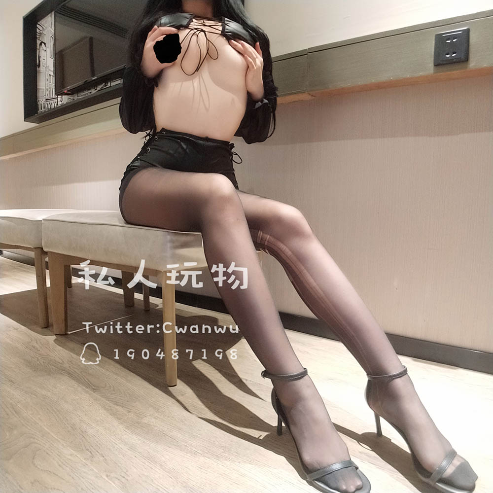 私人玩物-2月皮衣【32P+3V】【977MB百度云】