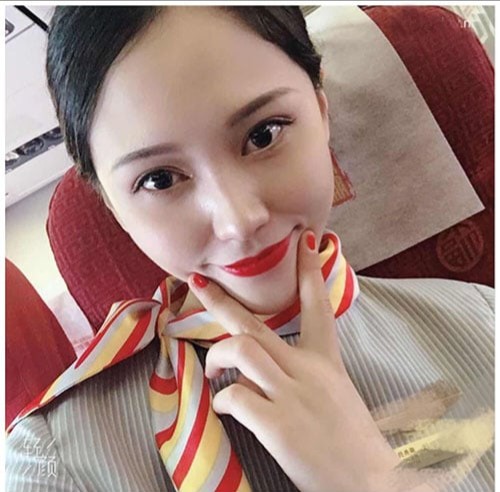 【白金泄密】佩戴价值30万劳力士土豪¥玩弄真实空姐#~超高颜值甜美真实空姐土豪可以无限制内射 【418M 2V+54P】