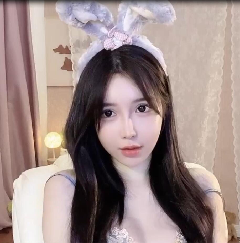 擦边主播DEEPEGG  声音嗲嗲的小骚货 1V 848M