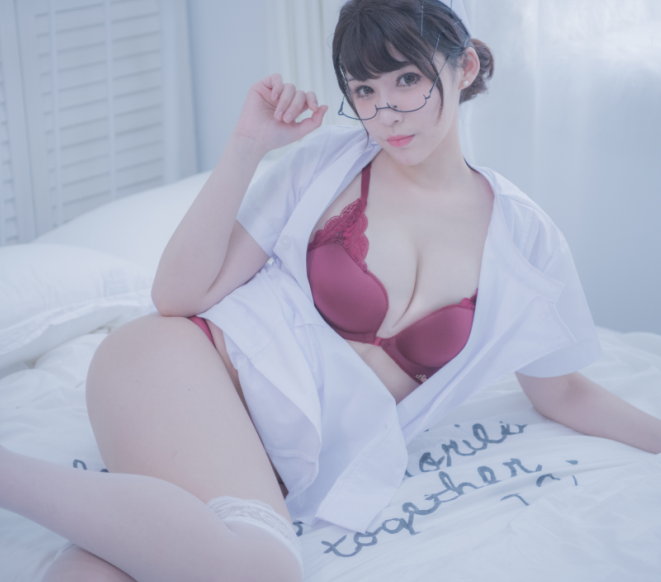 cos-你十七鸽-白色护士(110P,1V,535M)