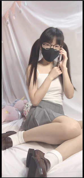 眼镜妹-JK白袜自玩【1V】【1.01G百度云】