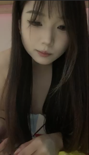 新人下海颜值嫩妹妹【粉嫩的少女】细腰贫乳宿舍诱惑【1V】【335MB百度云】