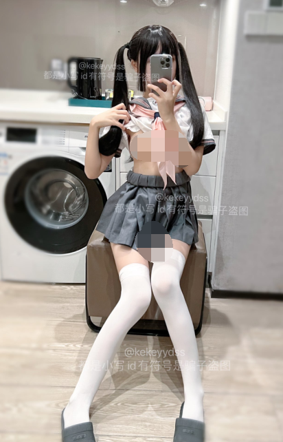 推特极品萝莉-kekeyydss-视图(127P,21V,180M)