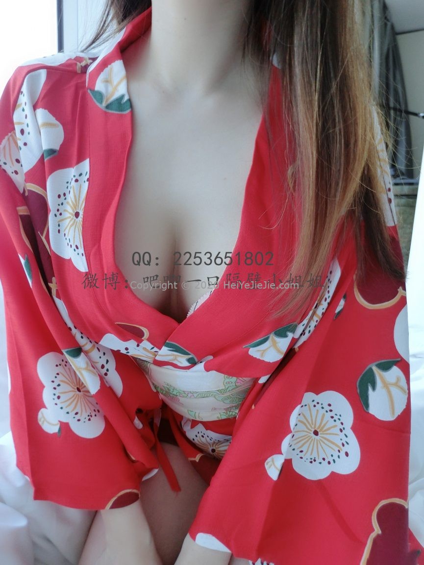 隔壁小姐姐 - 旅拍之醉酒红色旗袍 [46P+1V/223MB]
