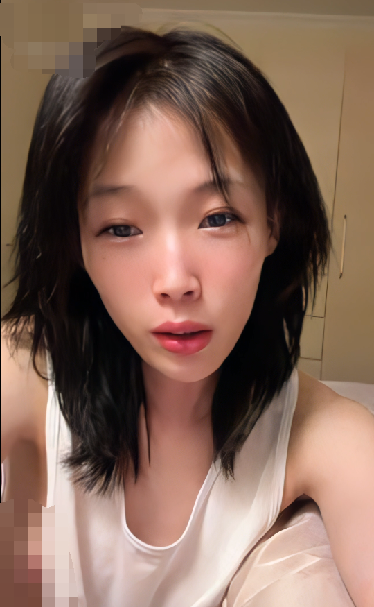 【朱朱海马】抖音闪现，不经意的走光坚挺美乳【2V 240MB】