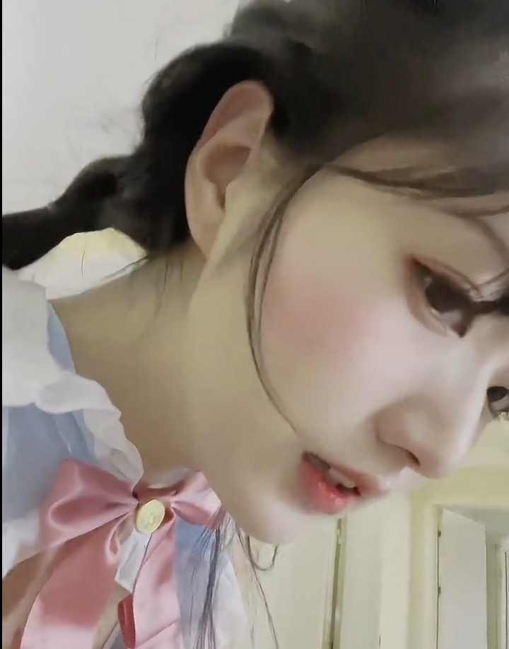 【求出处】看到的一个漂亮妹子，有没有完整版