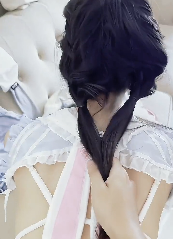 【求出处】看到的一个漂亮妹子，有没有完整版