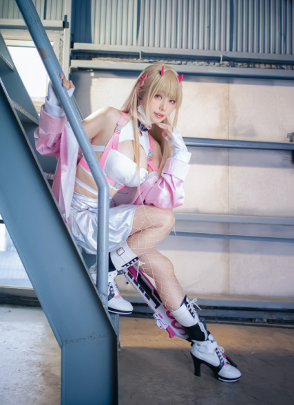 cos-Elyee-6月合集(4套,360M)