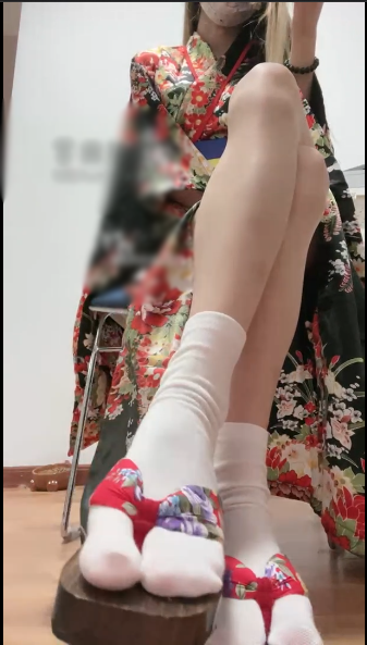 套路直播观音大人-新玩法：骰子游戏【1V】【699MB百度云】