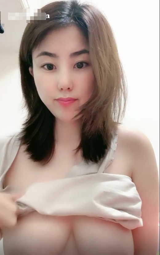 肉欲系美女 大奶子粉嫩肥穴，扭腰摆臀，揉捏奶子掰穴【1V-718M]
