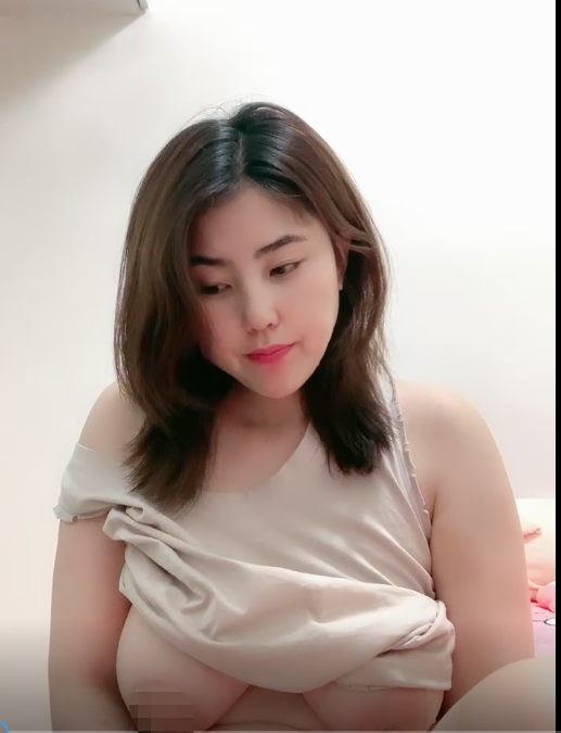 肉欲系美女 大奶子粉嫩肥穴，扭腰摆臀，揉捏奶子掰穴【1V-718M]