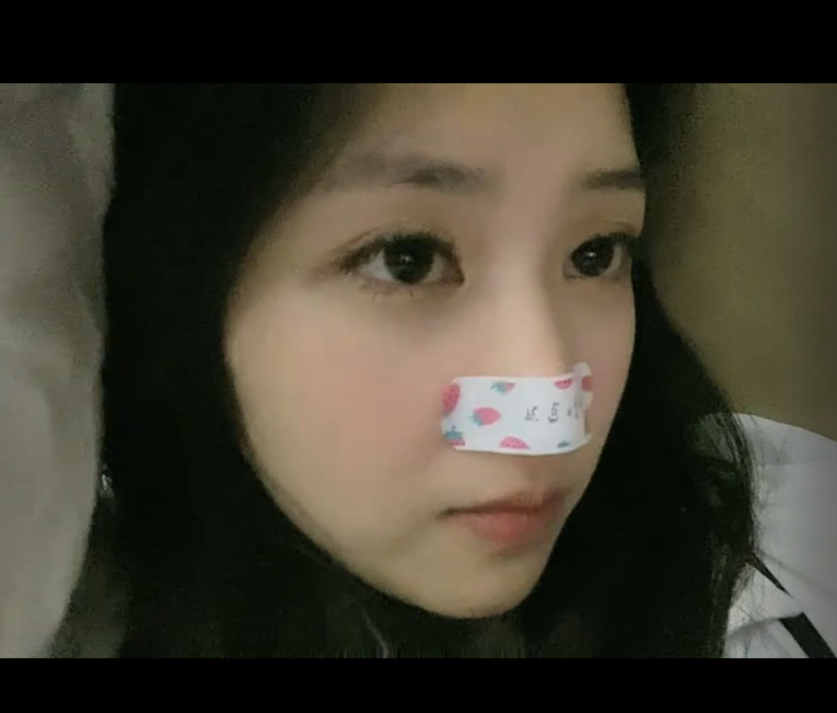 清纯小魔女【小鹿妹妹】密码房大秀自慰，酥酥软软，叫春声太勾引了【1v-1.31m】