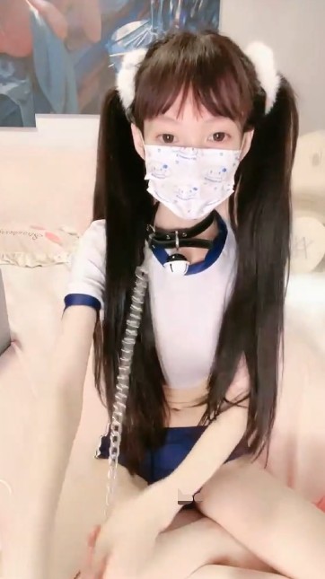 (梨酱换名字又开黄播了?)双马尾小萝莉~【爱慕软妹】娇小可爱嫩的掐出水~水晶棒插逼 1.9G
