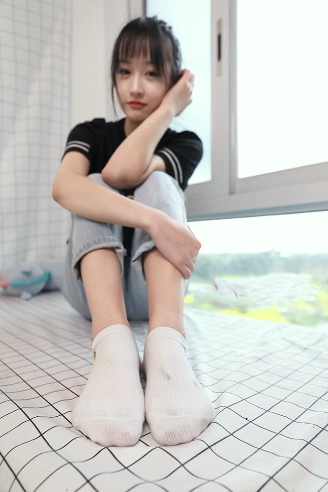 【白袜控狂喜】IMZSOCK-圆子圆子 裸足 [68p+1v][1.48G百度盘]