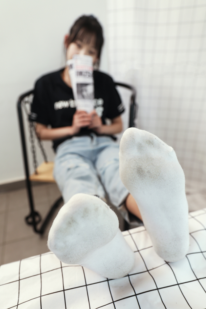 【白袜控狂喜】IMZSOCK-圆子圆子 裸足 [68p+1v][1.48G百度盘]
