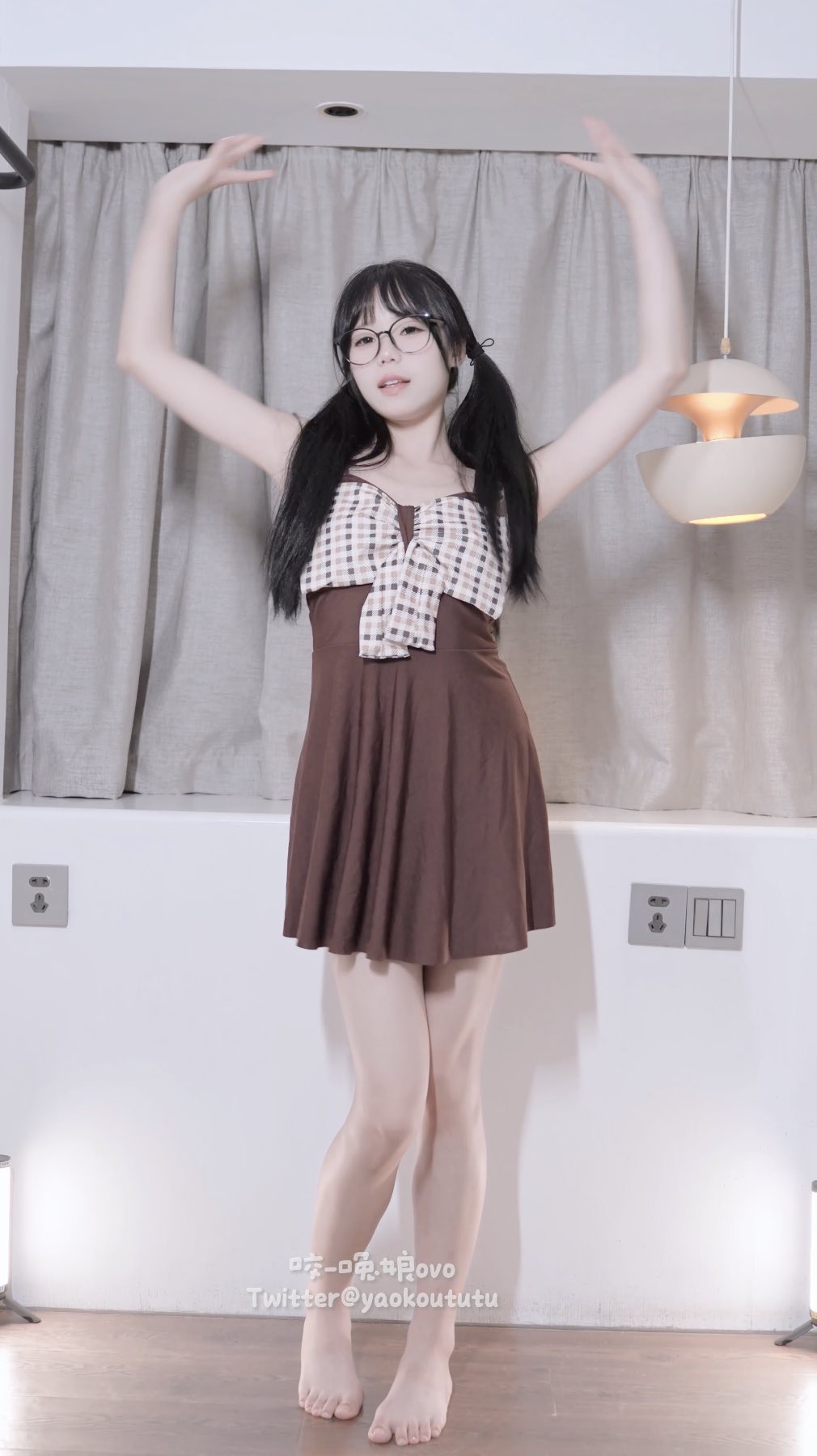 黏黏团子兔（咬一口兔娘）- flower [1V／371MB]