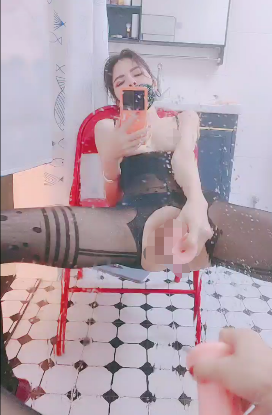 170cm顶级美腿女神，这妹子太骚了【1V 1.25G】