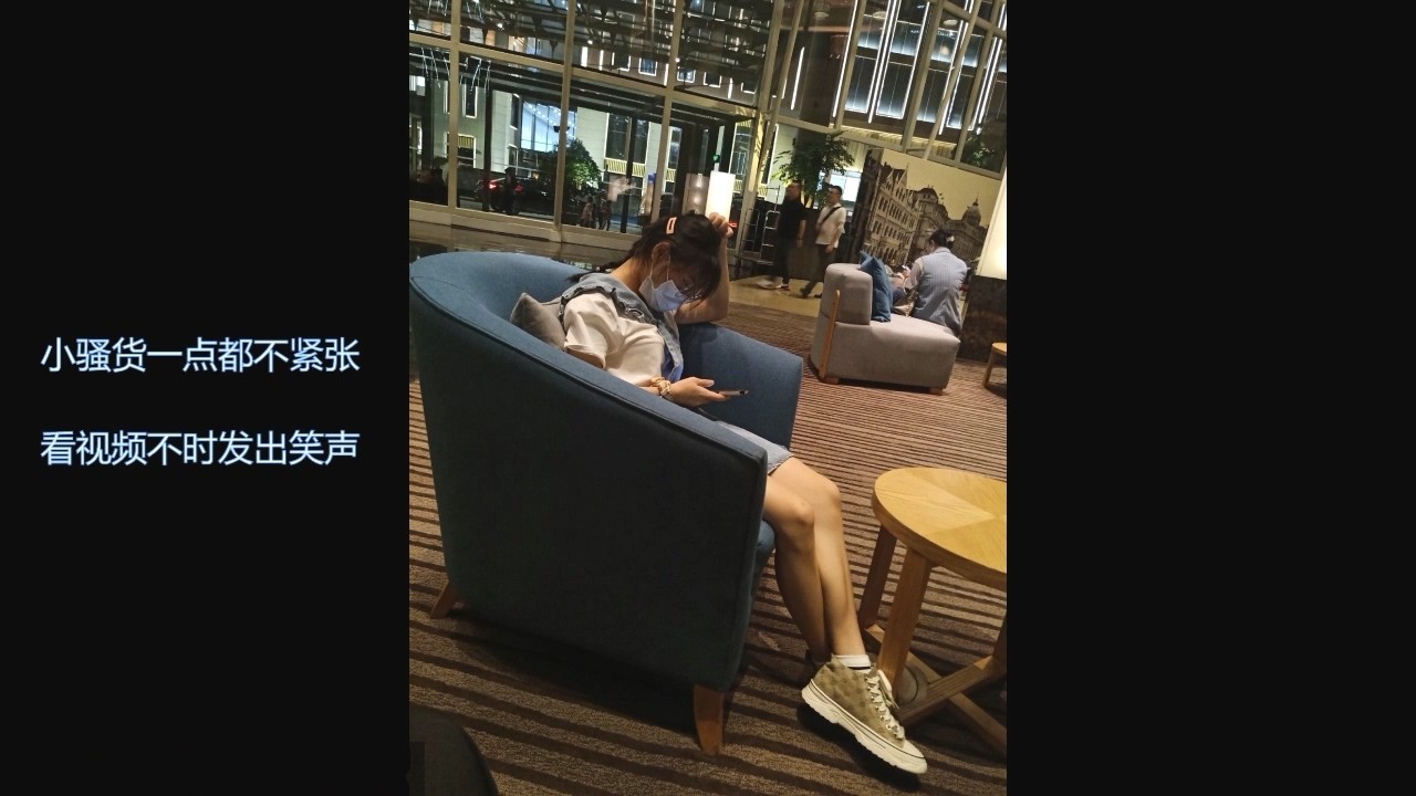 91&amp;推特人气博主【爱洛丽塔】诚邀实力单男玩肏刚高考完的反差女友，他负责拍摄淫语调教，全程淫荡对话 2450M