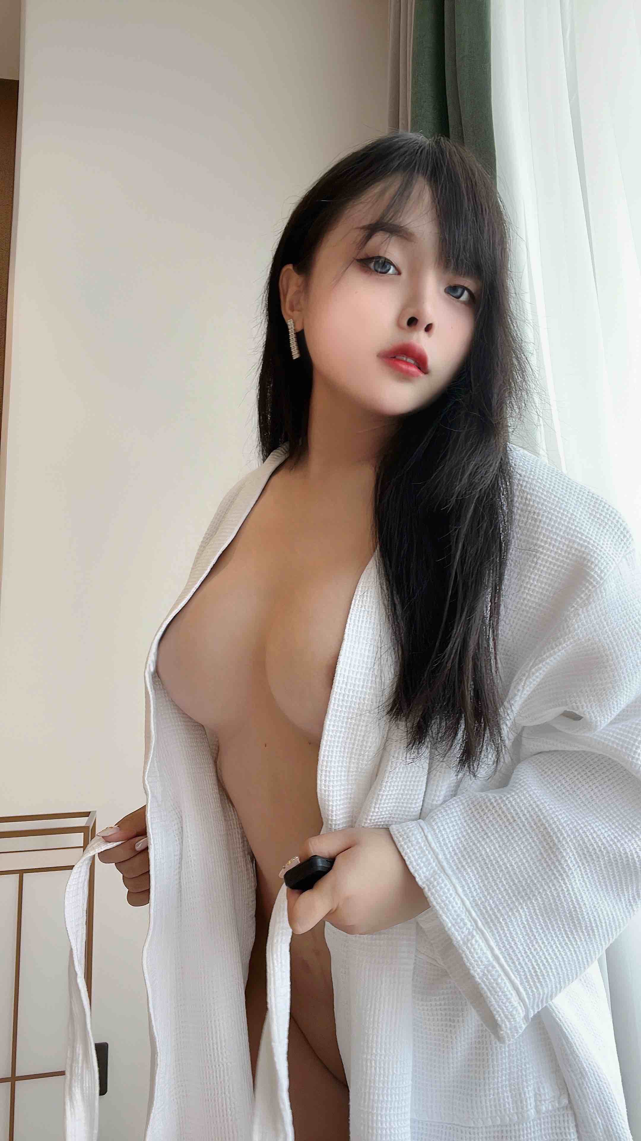 Sayo Momo - Public Bathing Implied Nude [49P+9V／796MB]