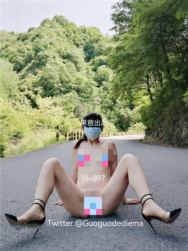 芳雪儿 –  人前露出  附送(果爸+小妮子) [nPnV-517MB]