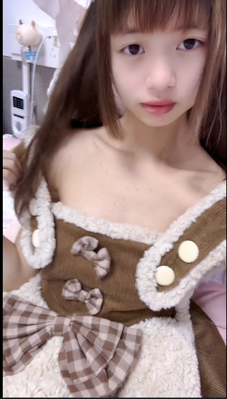 可爱萝莉塔服装女孩跳蛋自慰，反差婊一个 [1v][1.02g百度盘]