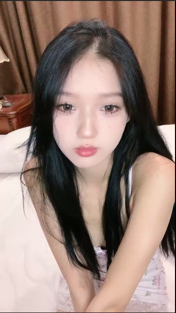 树屋灵灵开直播露三点，男闺蜜想进入被拒绝，只能自行解决 [1V][889MB百度云]