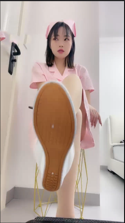套路直播cc.s--在护士姐姐的脚下彻底治好你的早泄【1V】【593MB百度云】