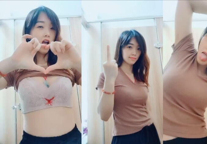 真实的白领兼职,【清纯小野喵】,在公司上班间隙,偷偷跑到卫生间脱衣服,换卫生巾,奶子真不错,清新漂亮 2200M