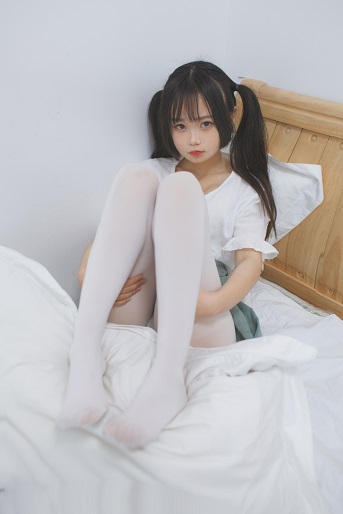 [网红福利] 快进来次雪糕-少女秩序系列8套HD高清大合集★各种嗨丝白丝[高清合集6.13G]