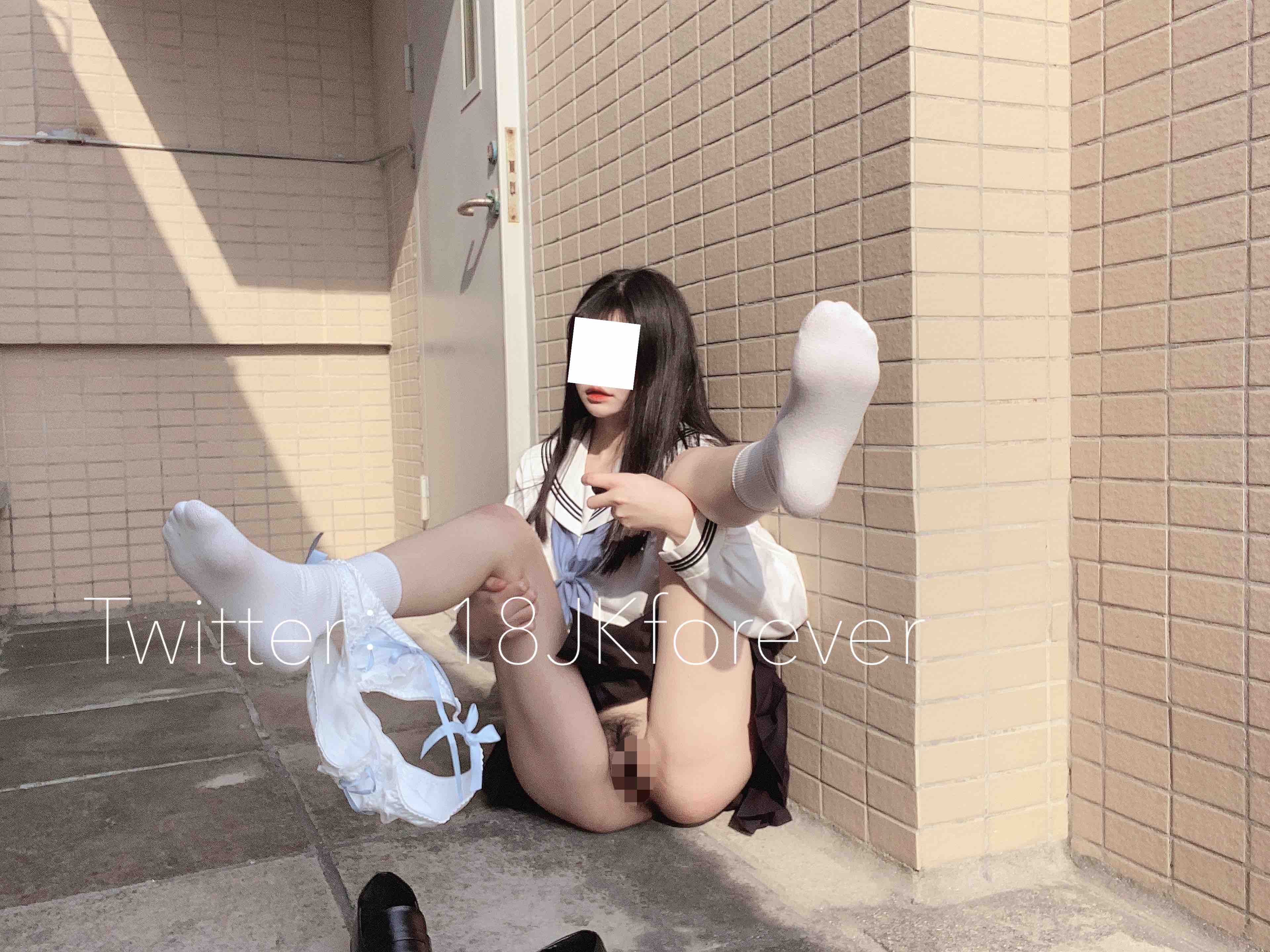18JKforever 桃乃木圆 - 天台JK [57P／425MB]