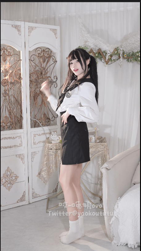 【最新八月原版】咬一口兔娘ovo – 八月T3专属舞蹈Excuse me 【7P+1V】【419MB百度云】