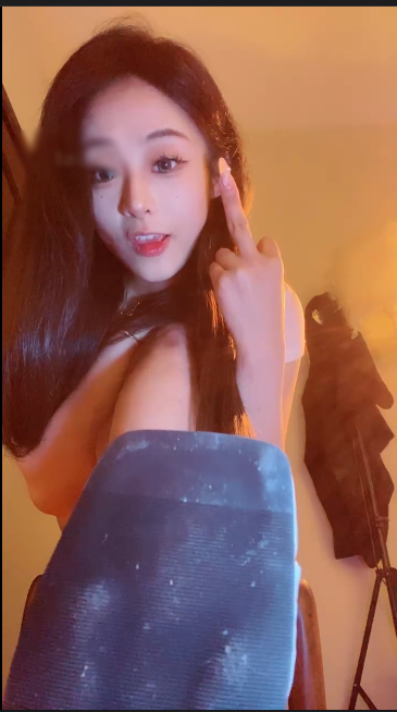套路直播不知名美女-绿冒强制香水红绿灯【1V】【557MB百度云】