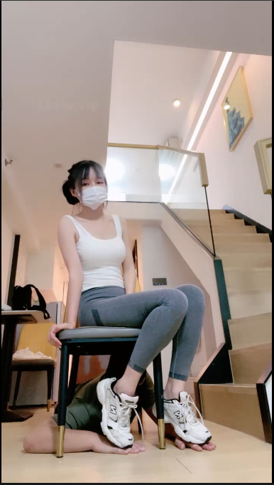套路直播伊伊sama-健身后原味鞋船袜虐狗完整版【2V】【1.02G百度云】